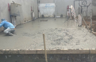 Tiến hành đỗ sàn móng nhà GĐ A. Chánh tại Q.9